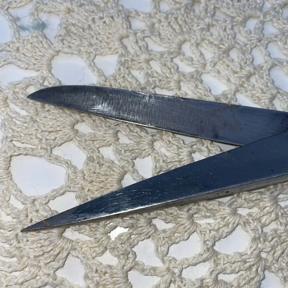 Vintage Triomphe 55/8 sewing scissors 4